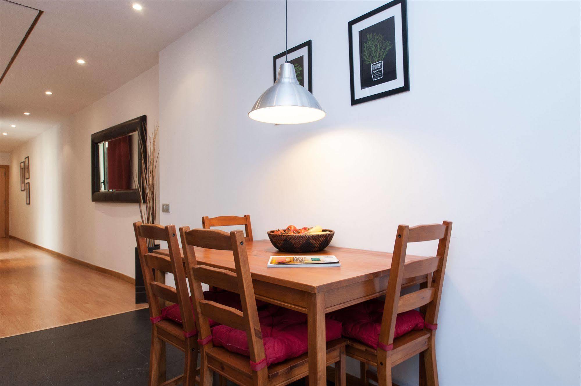 Short Stay Group Liceu Serviced Apartments Barcelona Exterior foto