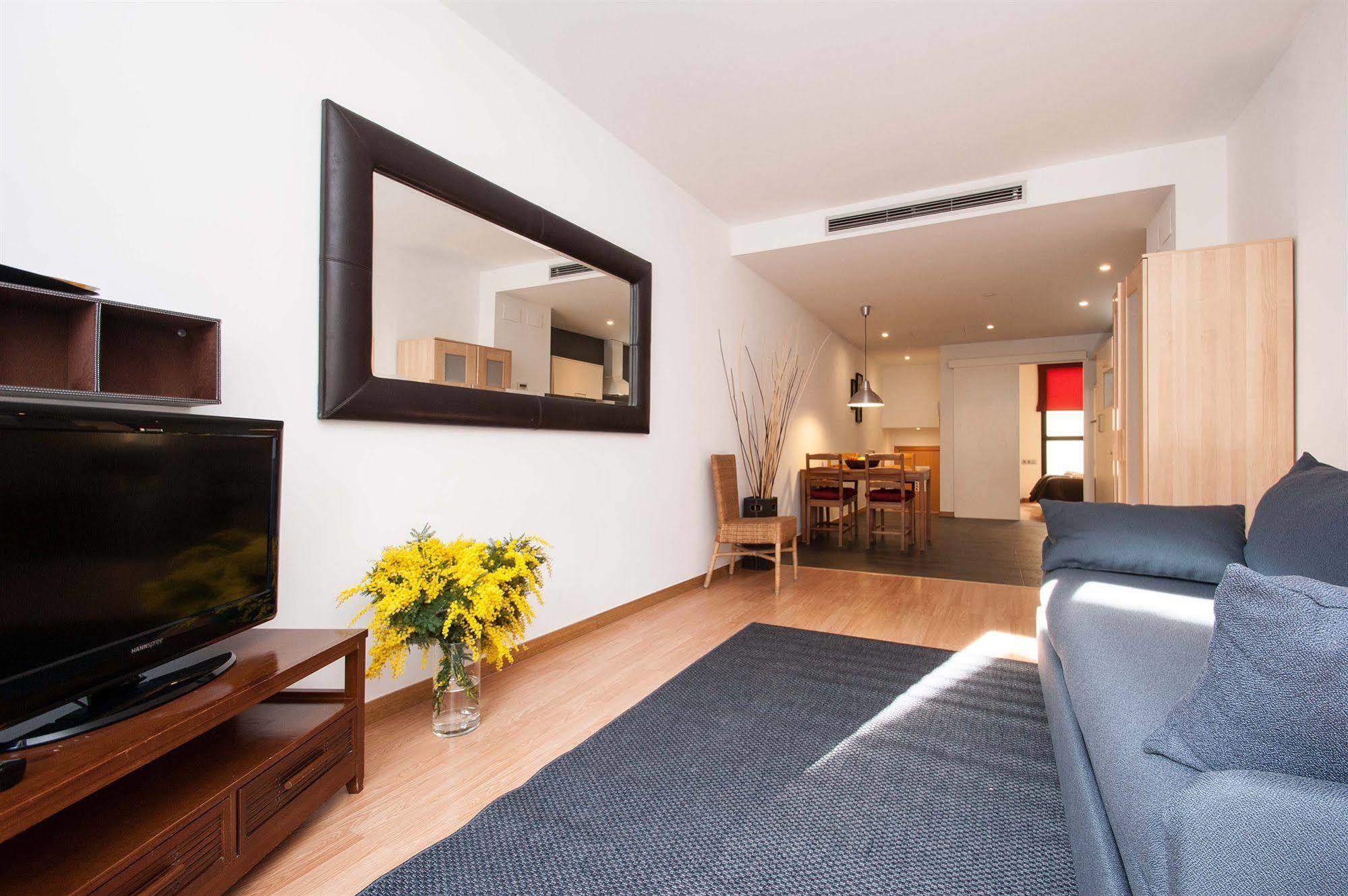 Short Stay Group Liceu Serviced Apartments Barcelona Exterior foto
